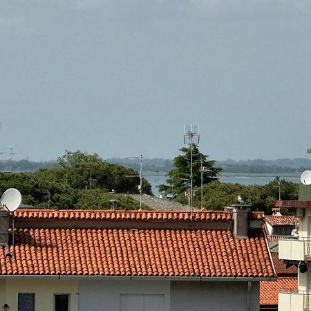 Ferienwohnung Ca' Vittoria Lignano Sabbiadoro Exterior foto